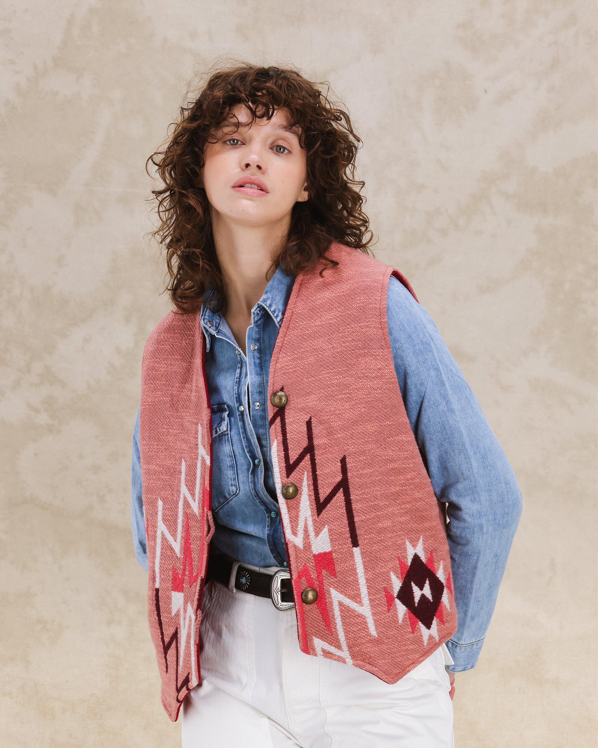 Dafne Vest Navajo