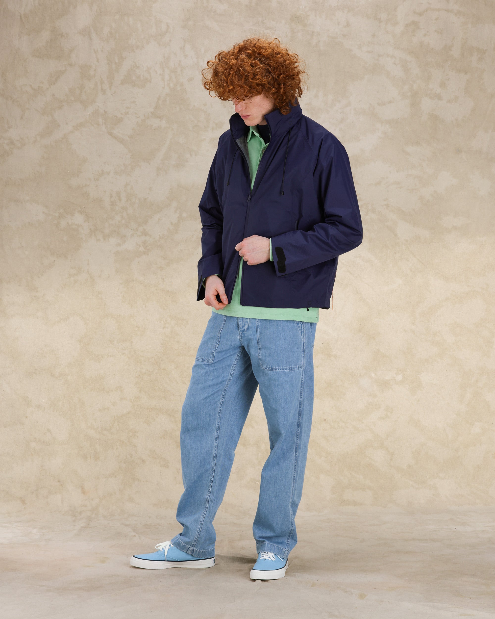 WALKING-LEO08            NVY